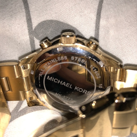 Michael Kors Gold Tone MK5777 Bradshaw Watch - Picture 2 of 5